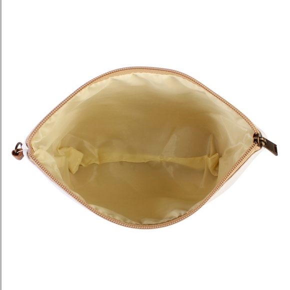 SALE 🔥LAST 3🔥 Wristlet Makeup Pouch Pineapple - Picture 2 of 2